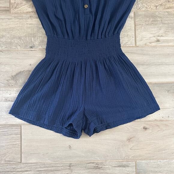 Z Supply Suntide Gauze Romper Size: Medium Color: Navy - Picture 5 of 9